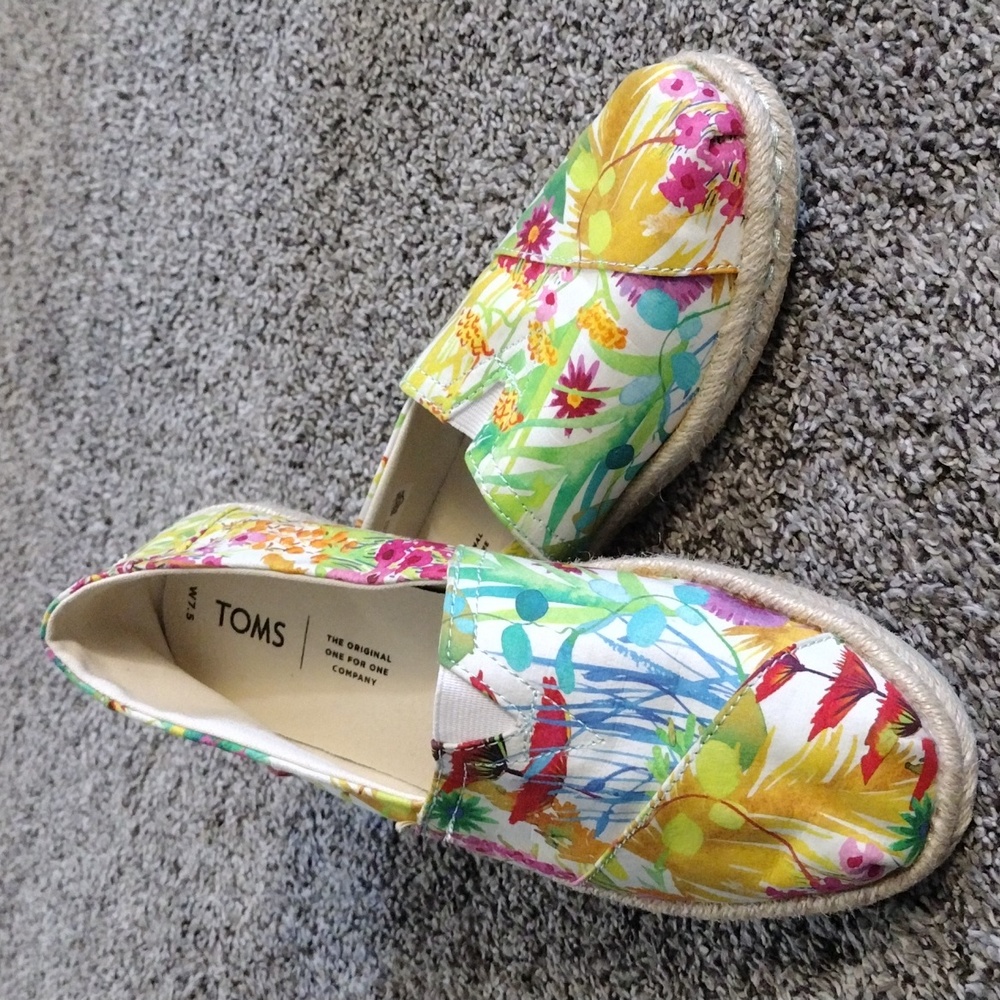 TOMS Belmont Floral Sneakers| Size 7.5